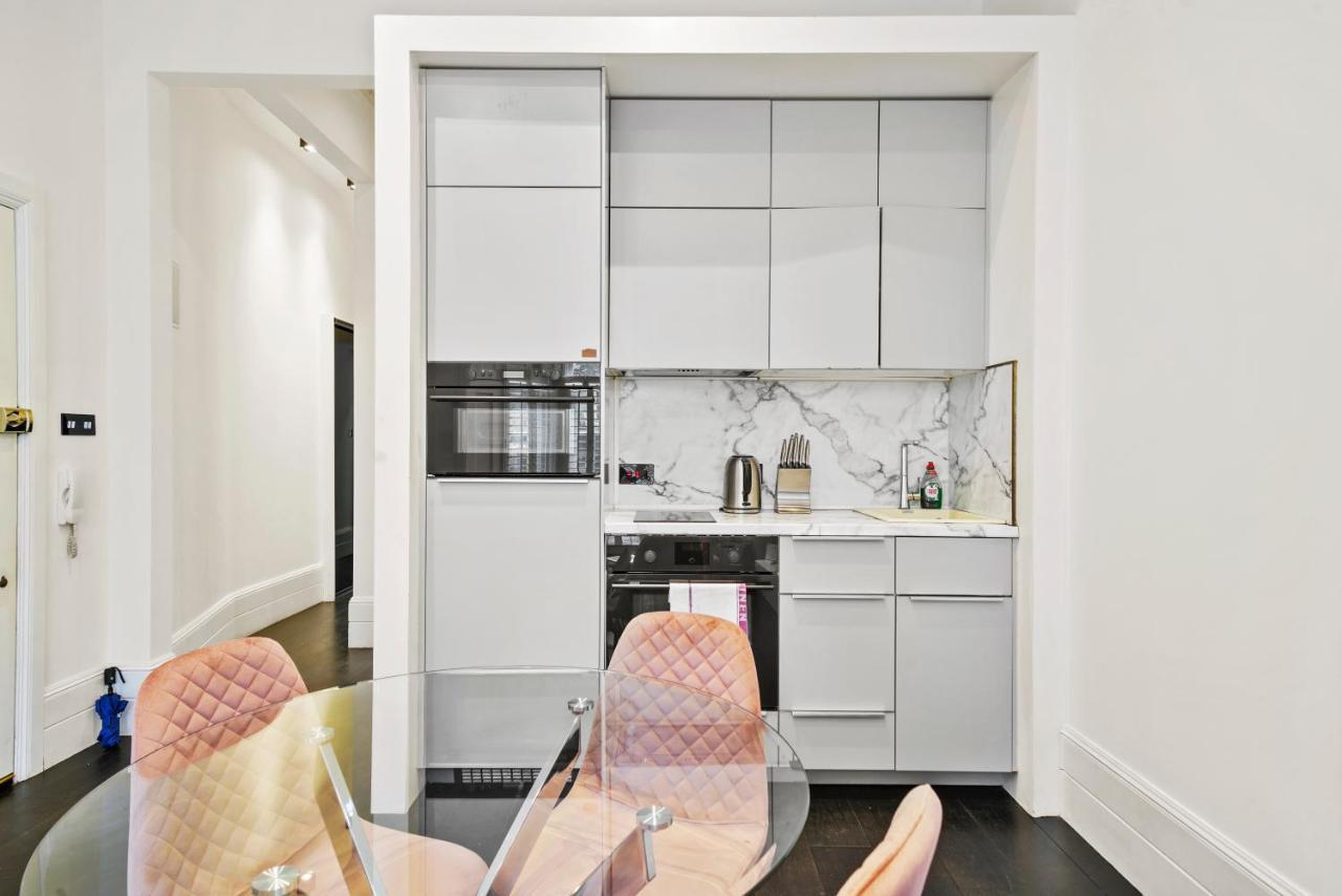 1 & 2 Bed Cosy Apartments Next To Earls Court Free Wifi London Eksteriør billede