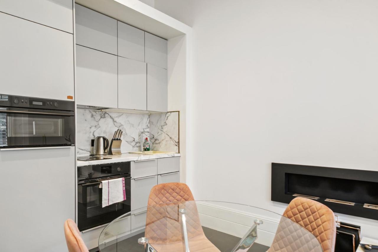 1 & 2 Bed Cosy Apartments Next To Earls Court Free Wifi London Eksteriør billede