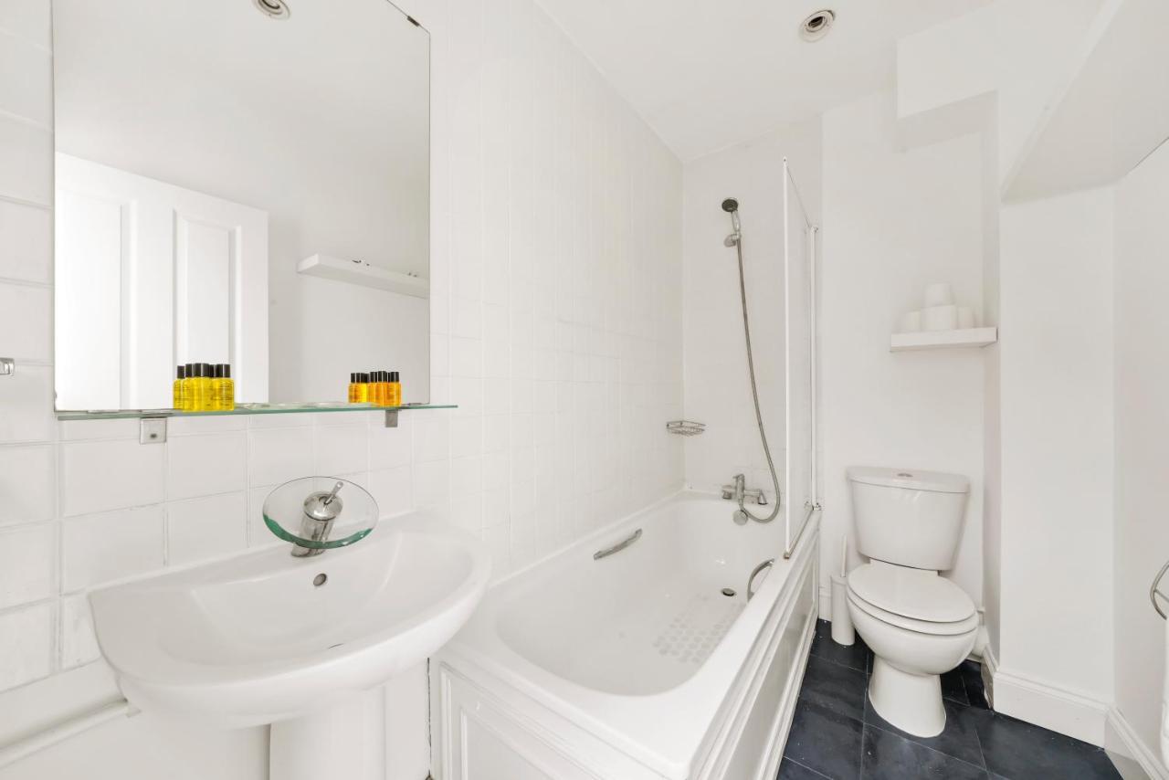 1 & 2 Bed Cosy Apartments Next To Earls Court Free Wifi London Eksteriør billede