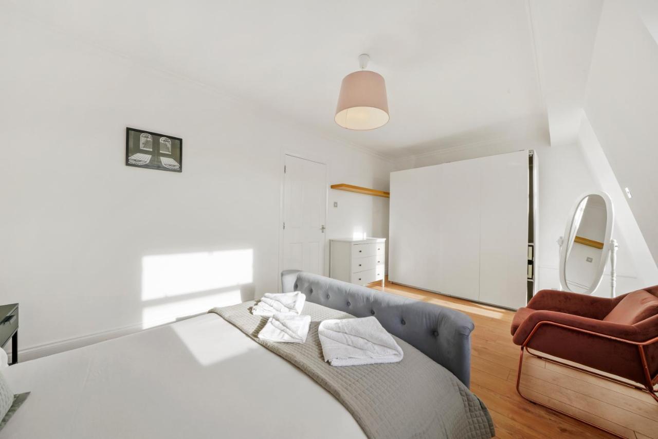 1 & 2 Bed Cosy Apartments Next To Earls Court Free Wifi London Eksteriør billede
