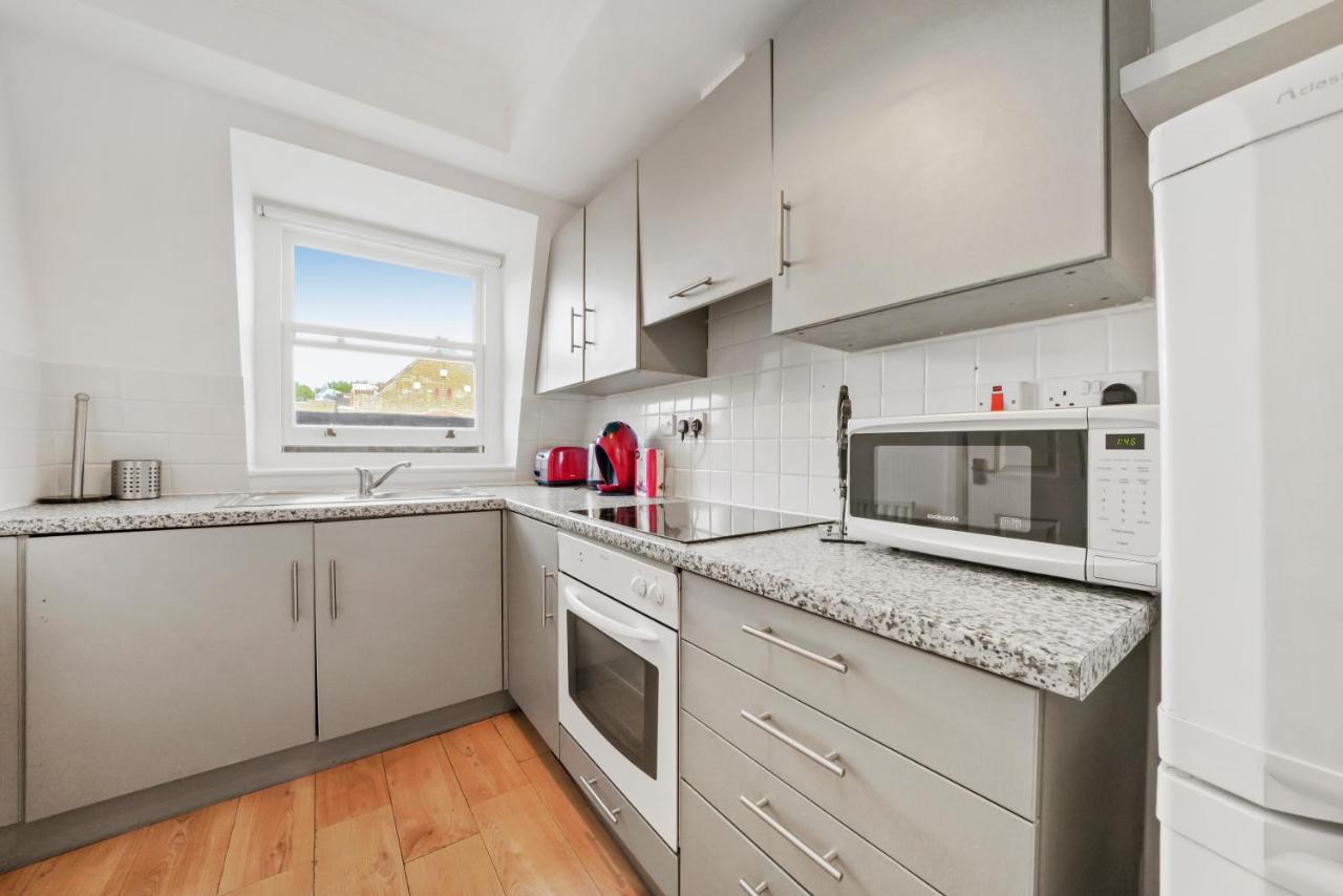 1 & 2 Bed Cosy Apartments Next To Earls Court Free Wifi London Eksteriør billede